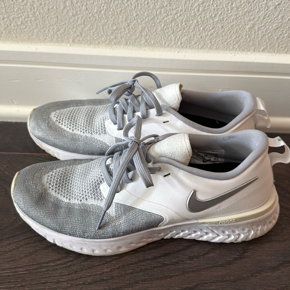 Women’s Nike react flyknit
